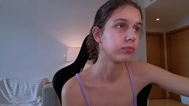 Snapshot of VanessaBayer2 chatting on December 25, 2024, 5:05 am VanessaBayer2 online show from December 25, 2024, 5:05 am