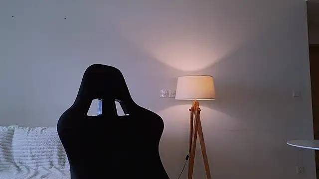 Snapshot of VanessaBayer2 chatting on December 19, 2024, 6:34 am VanessaBayer2 online show from December 19, 2024, 6:34 am