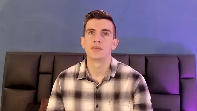 MikaelSlow online show from February 18, 2026, 2:09 am