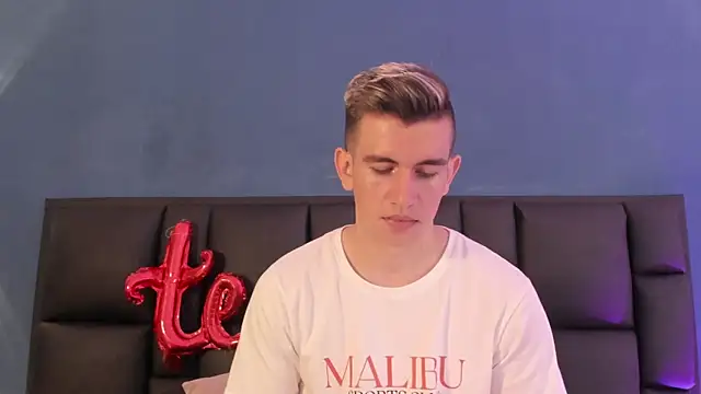 MikaelSlow online show from February 13, 2026, 4:34 am