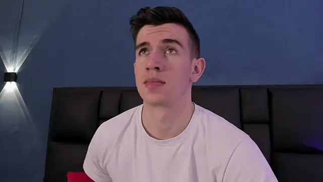 MikaelSlow online show from November 12, 2025, 4:16 am