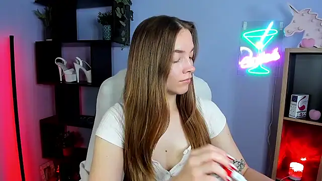 kenzie x online show from October 8, 2025, 6:48 am