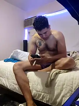 Snapshot of Oviedo174 chatting on March 4, 2026, 11:29 am Oviedo174 online show from March 4, 2026, 11:29 am