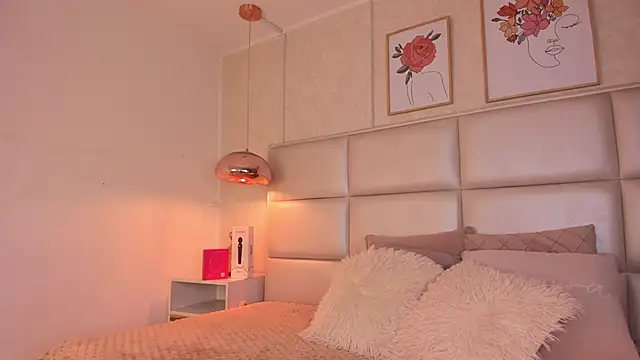 Snapshot of Aily_Yozuko chatting on October 29, 2025, 2:43 am Aily Yozuko online show from October 29, 2025, 2:43 am