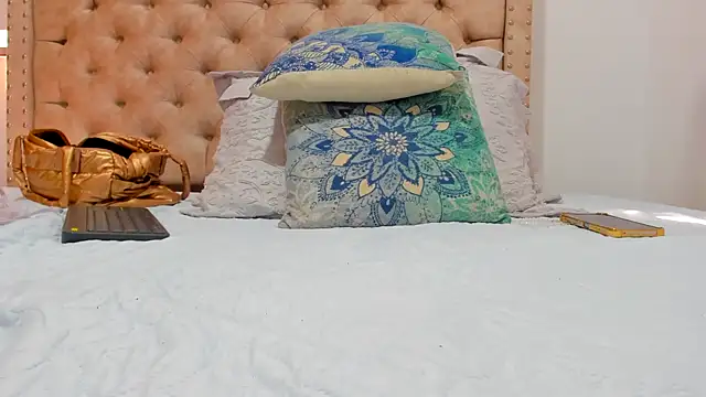 Anya Texas online show from October 5, 2025, 7:37 pm