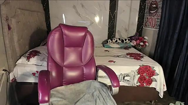 tattys sexy online show from June 15, 2026, 4:01 am