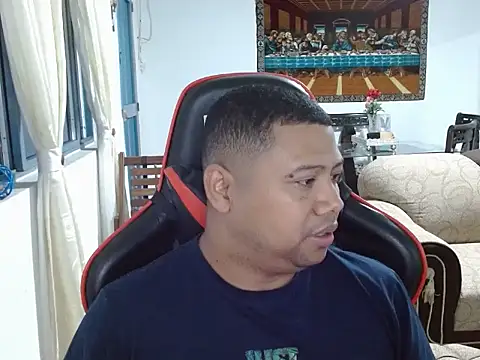 Snapshot of Hoowar2012 chatting on November 3, 2025, 12:38 am Hoowar2012 online show from November 3, 2025, 12:38 am