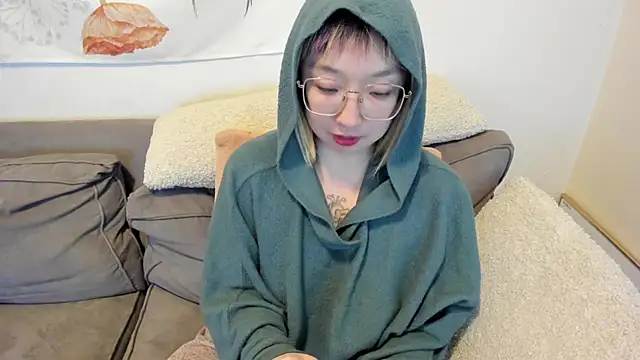 Snapshot of luxgray chatting on March 3, 2025, 12:56 am luxgray online show from March 3, 2025, 12:56 am