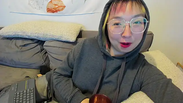 Snapshot of luxgray chatting on February 1, 2025, 4:03 am luxgray online show from February 1, 2025, 4:03 am