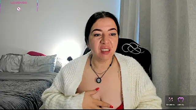 Snapshot of Im_coco chatting on April 3, 2026, 12:11 pm Im coco online show from April 3, 2026, 12:11 pm