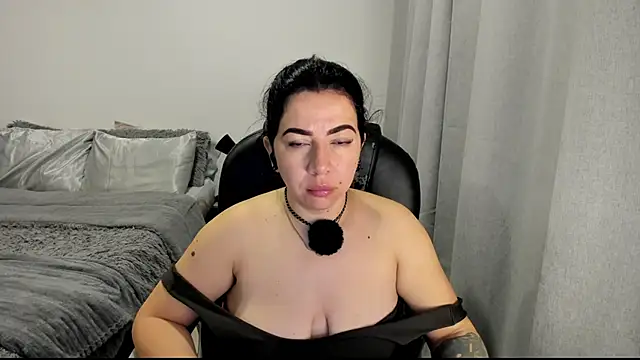 Snapshot of Im_coco chatting on April 5, 2026, 10:33 am Im coco online show from April 5, 2026, 10:33 am