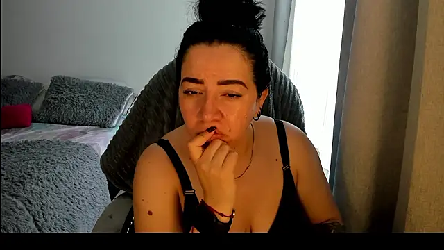 Snapshot of Im_coco chatting on March 11, 2026, 12:43 pm Im coco online show from March 11, 2026, 12:43 pm