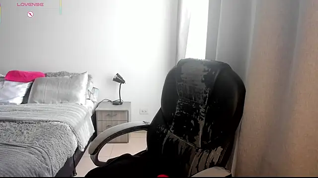 Snapshot of Im_coco chatting on April 7, 2026, 12:29 pm Im coco online show from April 7, 2026, 12:29 pm