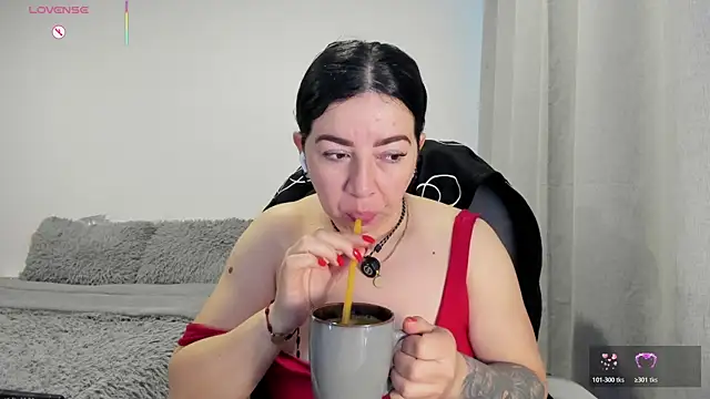 Snapshot of Im_coco chatting on April 12, 2026, 11:13 am Im coco online show from April 12, 2026, 11:13 am