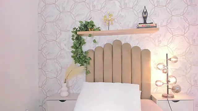 Roma  love online show from December 2, 2025, 12:18 pm