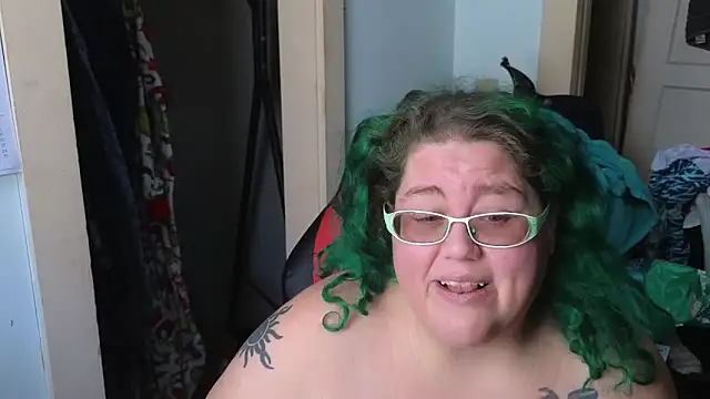 EmberCum online show from December 15, 2025, 3:40 pm