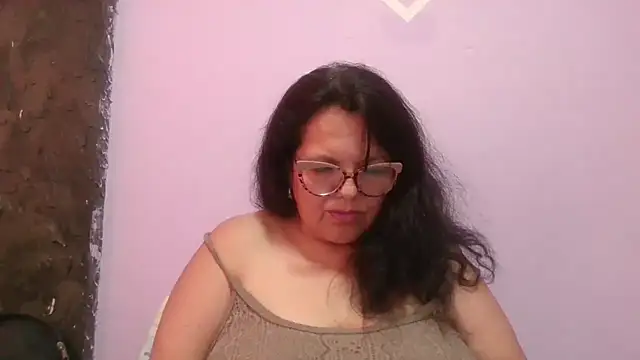 kassandra02 online show from April 8, 2026, 3:13 pm