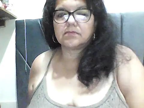 kassandra02 online show from October 2, 2025, 2:42 pm