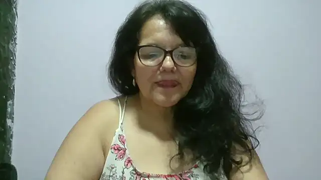 kassandra02 online show from May 13, 2026, 1:23 am