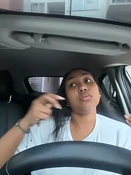 NaiomyLanes online show from April 1, 2026, 11:22 am