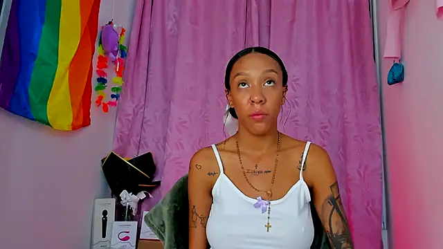 Snapshot of Laizasamantha2 chatting on March 22, 2025, 6:22 am Laizasamantha2 online show from March 22, 2025, 6:22 am