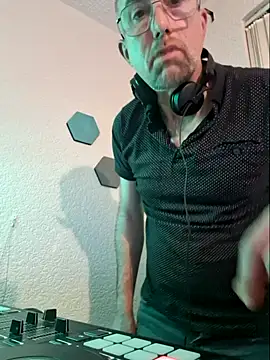 Snapshot of bibananaman chatting on October 9, 2025, 9:15 pm bibananaman online show from October 9, 2025, 9:15 pm