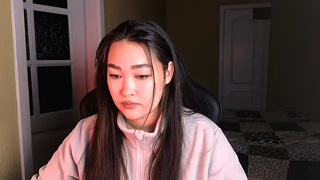 Snapshot of Erica_Wayne chatting on January 7, 2025, 2:41 pm Erica Wayne online show from January 7, 2025, 2:41 pm