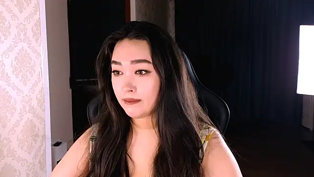 Snapshot of Erica_Wayne chatting on November 4, 2025, 9:35 am Erica Wayne online show from November 4, 2025, 9:35 am