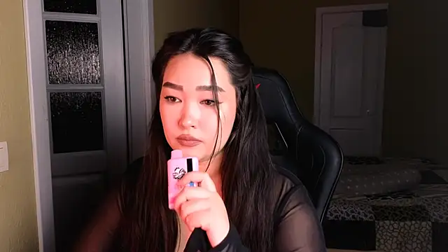 Snapshot of Erica_Wayne chatting on January 12, 2025, 6:05 pm Erica Wayne online show from January 12, 2025, 6:05 pm