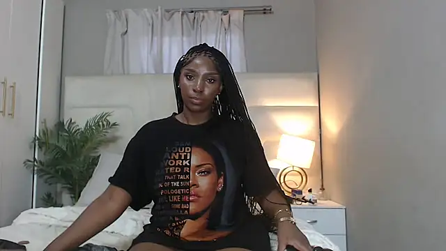 naughtyblackdolie online show from October 2, 2025, 4:38 am