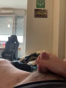 aquarium2345 online show from March 11, 2026, 12:32 pm