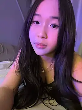 Henna192 online show from March 12, 2025, 6:11 pm