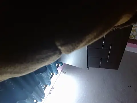 Snapshot of silky_milky chatting on November 9, 2025, 9:19 pm silky milky online show from November 9, 2025, 9:19 pm