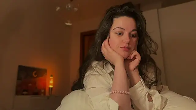 Snapshot of OohBunny chatting on December 4, 2025, 9:36 pm OohBunny online show from December 4, 2025, 9:36 pm