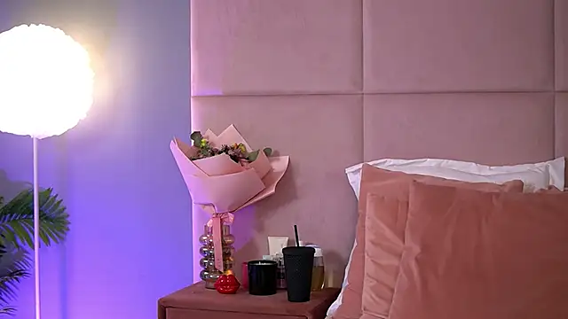 AlmaLuv online show from February 28, 2026, 4:56 am