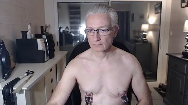 Goduleur69 online show from December 1, 2024, 4:34 pm