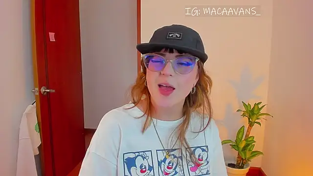 Snapshot of tekila__ chatting on February 6, 2026, 8:16 pm tekila online show from February 6, 2026, 8:16 pm