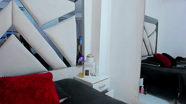 katherineFostel online show from March 10, 2026, 6:34 pm