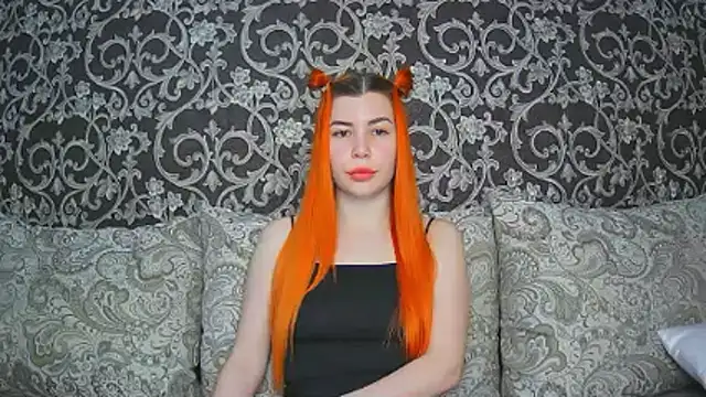 ElllaNuar online show from November 17, 2025, 2:48 am