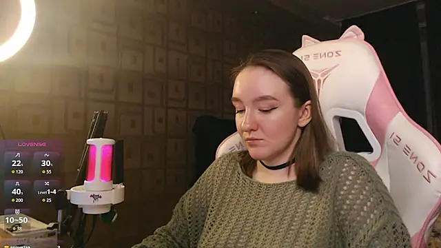 MoonlishSiren online show from February 9, 2026, 9:13 pm