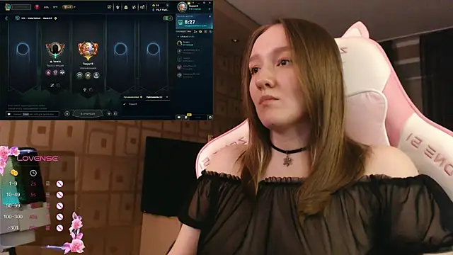 MoonlishSiren online show from October 23, 2025, 8:18 pm