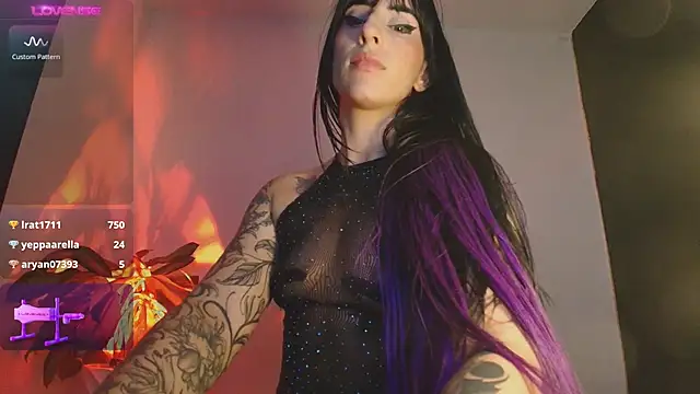 ValenGray online show from March 18, 2025, 2:06 pm