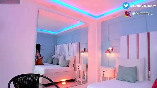 gabi bunny online show from February 25, 2026, 5:24 pm