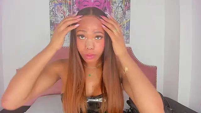 Nicole Paradise online show from November 12, 2025, 12:53 pm