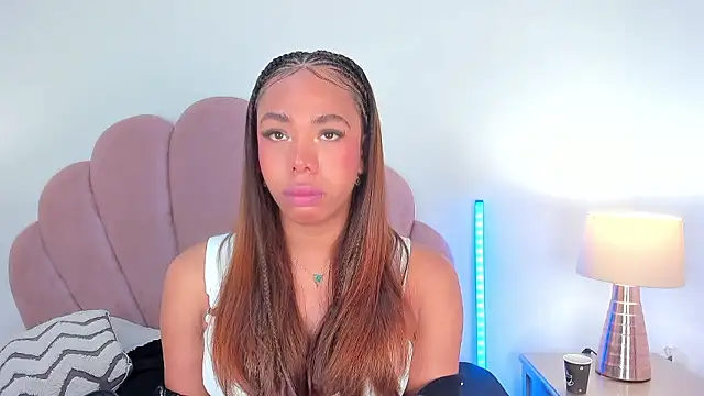 Nicole Paradise online show from January 13, 2026, 1:15 pm