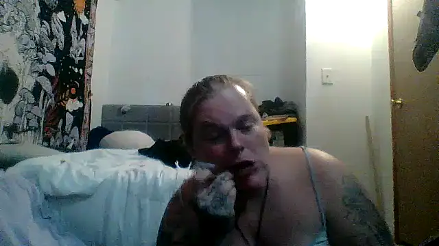 Trans Girl next door420 online show from August 2, 2026, 11:46 pm