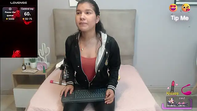 Snapshot of SophiaMeyerst chatting on April 20, 2026, 1:03 pm SophiaMeyerst online show from April 20, 2026, 1:03 pm