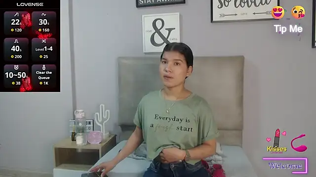 Snapshot of SophiaMeyerst chatting on May 2, 2026, 12:54 pm SophiaMeyerst online show from May 2, 2026, 12:54 pm