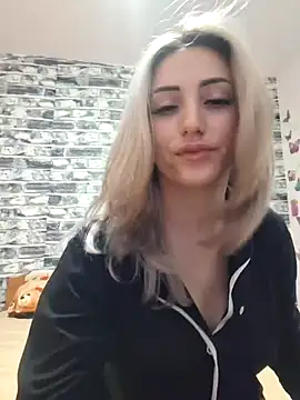 Snapshot of DeeaFUN25 chatting on January 15, 2025, 5:37 pm DeeaFUN25 online show from January 15, 2025, 5:37 pm