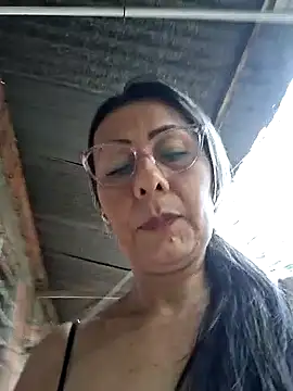 Mia-funny20 online show from April 16, 2026, 9:39 pm